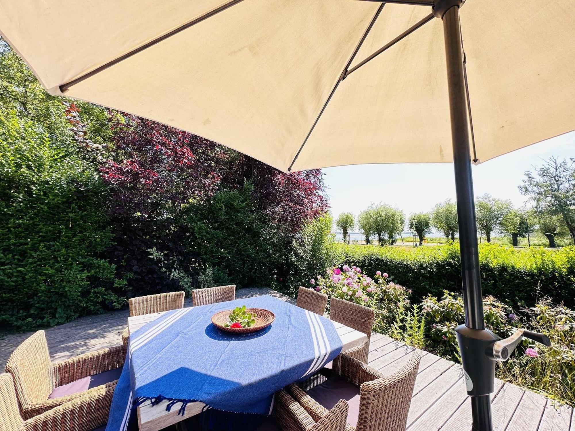 Ferienhaus Kleine Flucht Neuendorf Putbus Exteriör bild